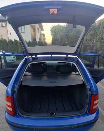 Skoda Fabia cena 7500 przebieg: 291900, rok produkcji 2006 z Marki małe 232